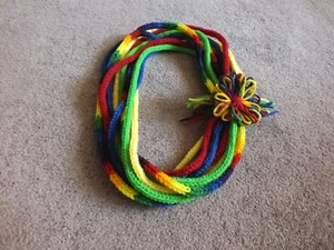 Collar bufanda de hilo único hecho a mano hecho a mano flor arco iris - Imagen 1 de 2