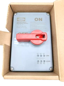 New Hubbell HBLDS3P 30 Amp Circuit Lock Disconnect Switch LED Type 4X 600 VAC 3P - Picture 1 of 2