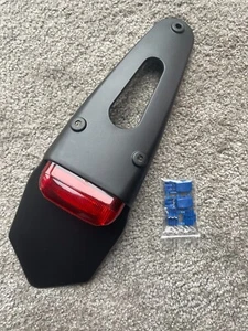 APICO ENDURO UNIVERSAL LED SOPORTE TRASERO LUZ LUZ LED LENTE LED ROJO CLARO - Imagen 1 de 2