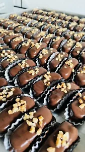 Almond london Cookies Raya 2025 - Picture 1 of 2