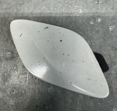 Крышка буксировочного крюка для переднего бампера Volvo S60 2011 2012 2013 годов выпуска 30795007 от оригинального производителя белая - Изображение 1 из 3