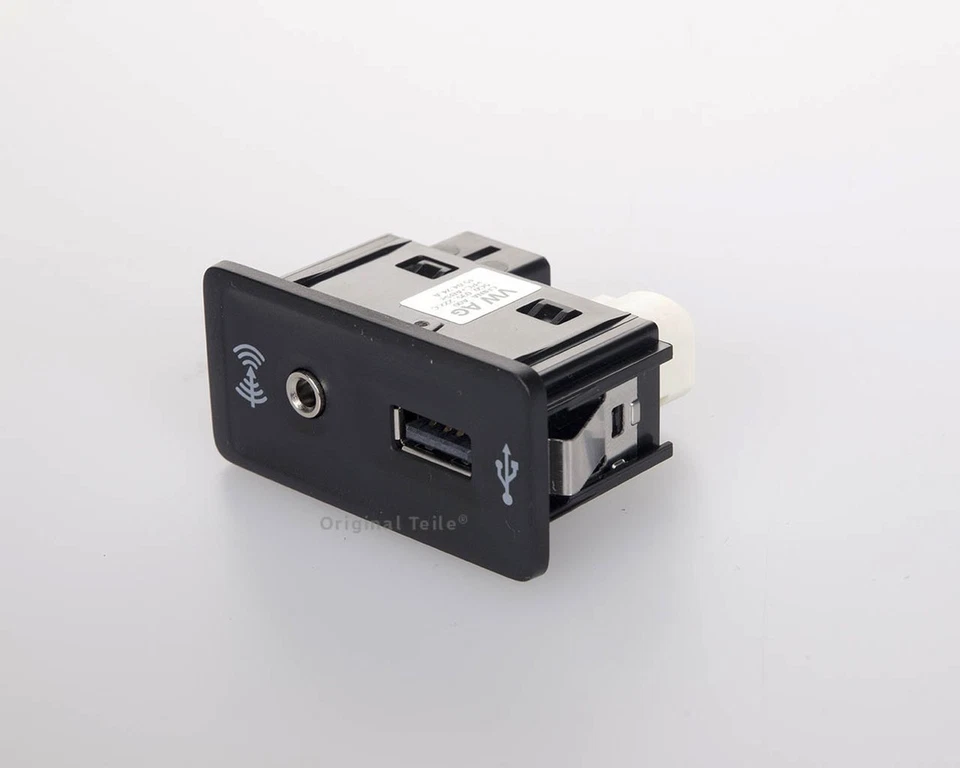 Original VW SEAT e-Golf Golf Anschluss für USB und AUX-IN 5G0035222C - Bild 1 von 1