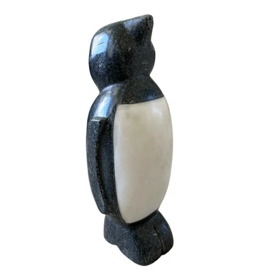 Estatuilla de pingüino de mármol Becki Owens 8 pulgadas blanco y negro nueva  Foto 1 de 4