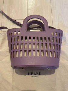 HEREU Bolso de Hombro Cuero Punzonado 2 Vías Lavanda Púrpura Casi Como Nuevo España - Imagen 1 de 7