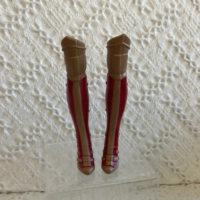 Mattel DC COMICS Mujer Maravilla Listo para la Batalla Botas de Muñeca Altas Rojo Dorado Repuesto Foto 1 de 4