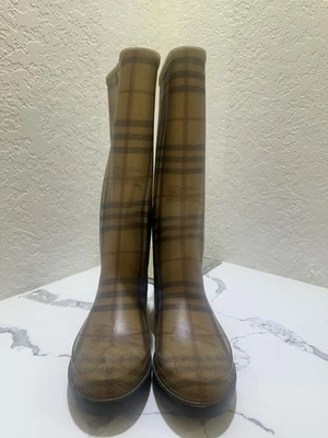 Botas de lluvia Burberry beige de goma para mujer talla 9 Foto 1 de 4