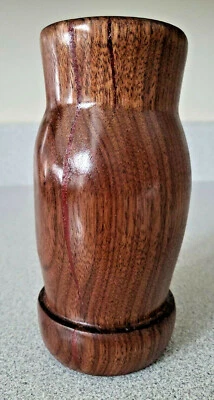 Jarrón original torneado de madera de nogal ¡con incrustación de piedra roja! ¡Artista firmado! 6,5" x 3,5" Foto 1 de 4