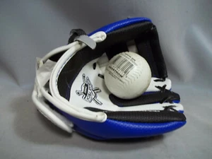 Franklin 8.5 " Air Tech Right Handed Baseball Glove And Soft Baseball - Picture 1 of 3