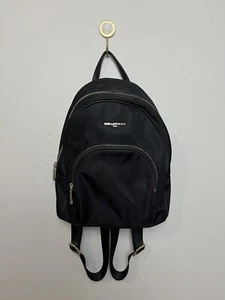 Mochila Karl Lagerfeld Paris Negra Pequeña - Imagen 1 de 9