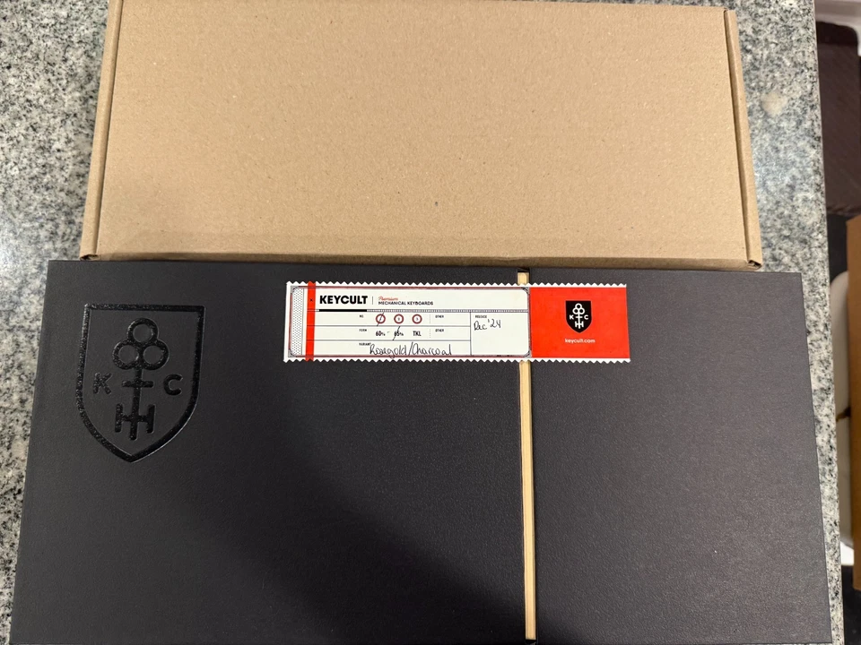 Keycult no 1/65 mechanical keyboard Rose Gold/Charcoal - Image 1 of 4