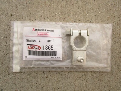 06 - 17  MITSUBISHI LANCER POSITIVE + BATTERY TERMINAL CONNECTOR OEM NEW - Image 1 of 2