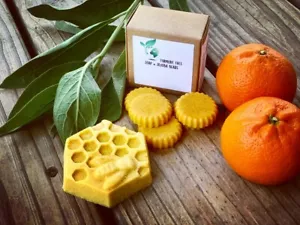 Organic Turmeric Face Soap with exfoliating jojoba beads - Picture 1 of 3