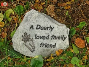 A PET MEMORIAL FOR A LOST FAMILY FRIEND.... ATTRACTIVE & FUNCTIONAL - Picture 1 of 6