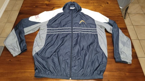 SAN DIEGO CHARGERS  SPORTS ILLUSTRATED NFL REEBOK TEAM WINDBREAKER LARGE Cover