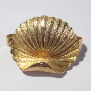 Gold Tone Curled Seashell Metal Tie or Scarf Clip Vintage Detailed - Picture 1 of 2
