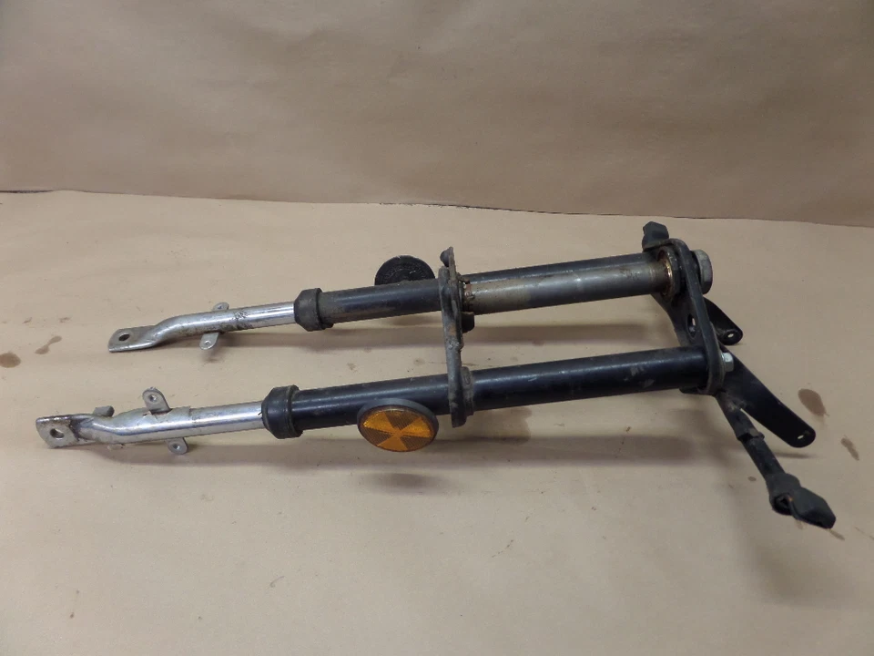 1985 HONDA GYRO S TG50 ТРОЙНЫЕ СВОБОДНЫЕ ПЕРЕДНИЕ ВИЛКИ АМОРТИЗАТОРЫ СИГНАЛЬНОЕ КРЕПЛЕНИЕ ПОДРАМНИК  - Изображение 1 из 1