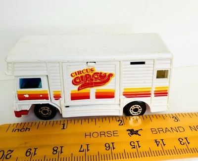 1992 Matchbox Bedford Horse Box Circus Matchbox Diecast Set Animal Transport - Image 1 of 4