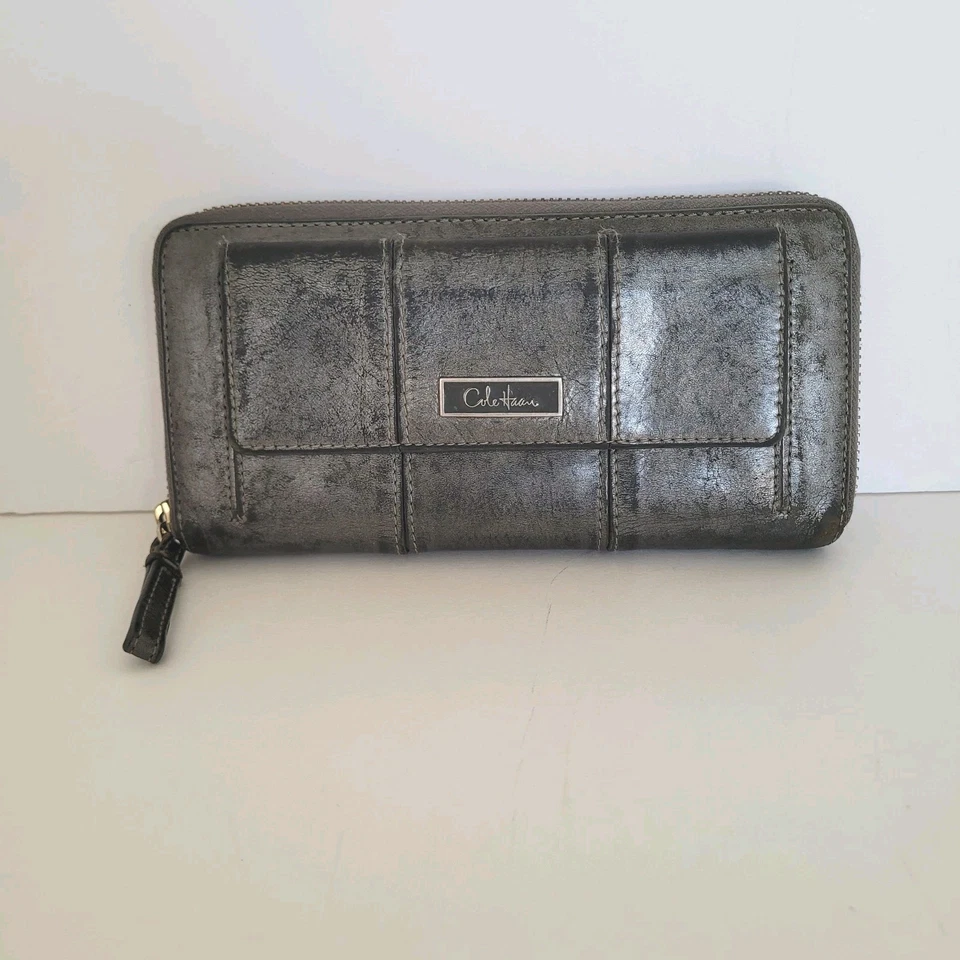 Cartera de Cuero Cole Haan Geniue Grande Gris Distress Boho Calidad Rústica Cremallera  Foto 1 de 4