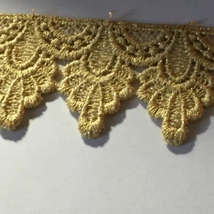 NEW METALLIC GOLD 1 3/4 INCH FALLING PEDAL DESIGN VENISE LACE - Picture 1 of 2