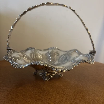 Antique Silver-plated Cake Fruit Basket with A Swing Handle 19th Century J A & S - Image 1 of 4