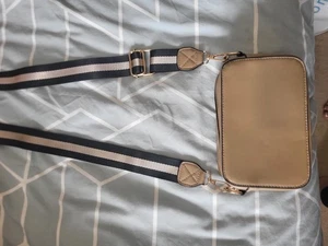 Small Beige Casual Bag With Adjustable And Removable Strap - Picture 1 of 8