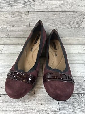 Clarks Kinzie Light Mujer’s 8M Borgoña Gamuza y Charol Ballet Pisos Foto 1 de 4