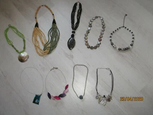 Schmuck-Set für Damen bestehend aus 9 tollen Halsketten - Bild 1 von 12