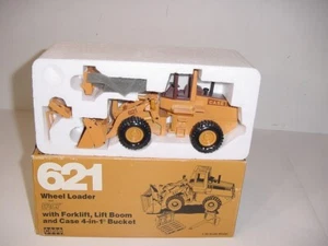 1/35 CASE 621 Wheel Loader by NZG NIB! Never Displayed! - Picture 1 of 4