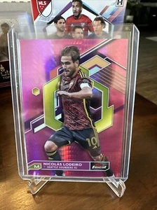 2023 Topps Finest MLS NICOLAS LODEIRO PINK PRIZM REFRACTOR SOUNDERS 105/125 #57 - Picture 1 of 3