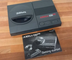Commodore Amiga CD32 nur Konsole (ungetestet) mit original Handbuch - Bild 1 von 10