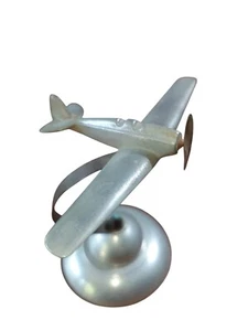 A Propeller airplane on a aluminium Stand for desk. Vintage - Picture 1 of 6