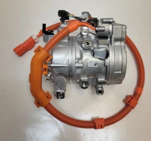 2023 Honda Cr-V Ac Air Compressor Pump + Clutch 38800-69F-A02 - Picture 1 of 8