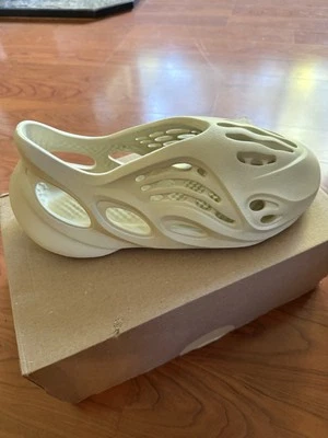 Yeezy Foam Runners - Image 1 of 3