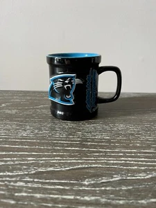 Taza de café 3D en relieve Carolina Panthers coleccionable de la NFL excelente estado - Imagen 1 de 1