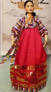 Barbie® Kim The Litigator feiert Silvester in L.A. (Hanbok #3) - Bild 1 von 18