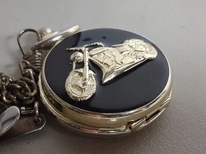 Ungeprüfte schwarz-goldfarbene Motorrad Biker Taschenuhr - Bild 1 von 7