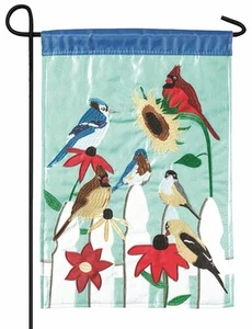 Pájaros en una cerca doble aplique bandera de jardín - Imagen 1 de 1