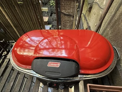 Grelha de mesa portátil Coleman RoadTrip, grelha a gás de 2 queimadores, vermelha - Imagem 1 de 4