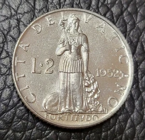 1952 VATICAN CITY 2 LIRE COIN - Picture 1 of 2