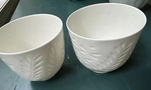 Royal Copenhagen 3 3/8" tall white bowls marked 4046; leaf & flower pattern - Picture 1 of 10