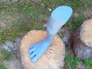 Right Leg for EveryThang3D Life-Size 4.5' Tall Area 51 "The Grey" Statue - Picture 1 of 2