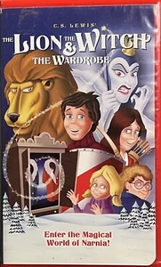 The Lion Witch Wardrobe - Animated - Red Clamshell Case + Green Cassette - RARE - Picture 1 of 2