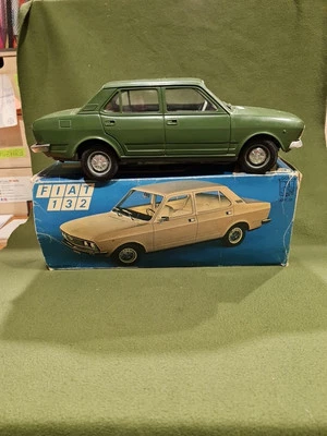 POCHER 31 FIAT 132 PLASTICA SCALA 1:10 CM 32 - Immagine 1 di 4