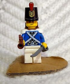 Lego Bluecoat Soldier 2 Minifigure 70409 70411 pi153 2015 Shako Hat Pirates 3