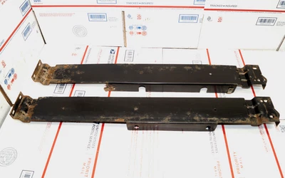 93 94 Ford F250 F350 7.3L IDI Diesel Radiator Front Mounting Bracket CoreSupport Foto 1 de 4