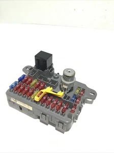 1994–1999 Land Rover Discovery Interior Fuse Box OEM 8L348100197 Assembly - Picture 1 of 9