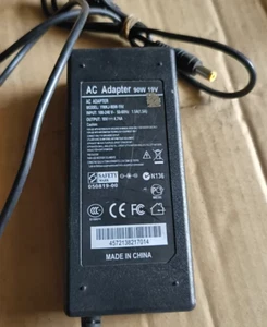 YWKJ-90W-19V-19V-4.74A 5.5*1.7 Charger Transformer - Photo 1/2