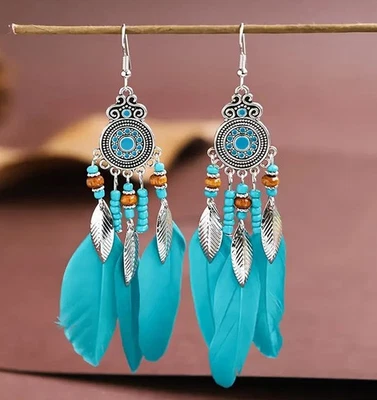 Pendientes colgantes de plumas elegantes boho-chic (7 opciones de color) Foto 1 de 4