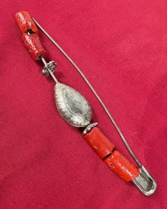 Spilla Antica Corallo Naturale Rosso Perline Cilindriche Metallo Lavorato Etnica - Imagen 1 de 6