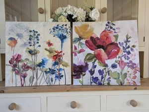 PAIR OF CANVAS WALL ART PICTURES OF FLOWERS - Picture 1 of 21